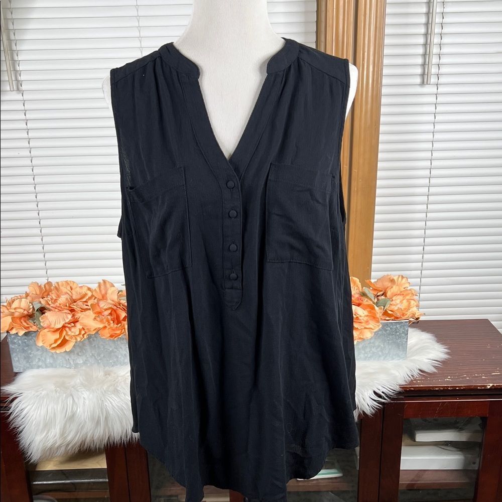 Torrid Harper Georgette Sleeveless Blouse Black Size 2 EUC - Picture 2 of 7